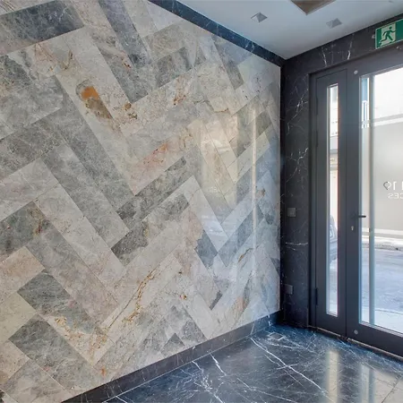 Urban 19 Residences Designer Inn *